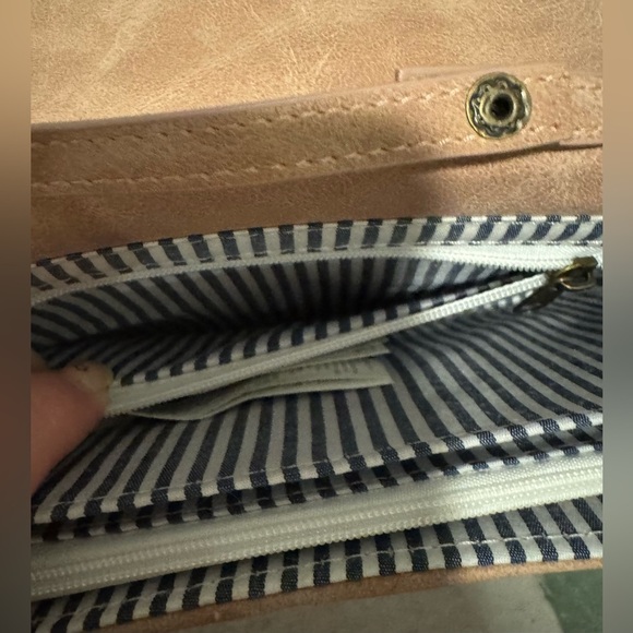 New Roxy Mauve Clutch / Wristlet / Crossbody Purse - Picture 9 of 15